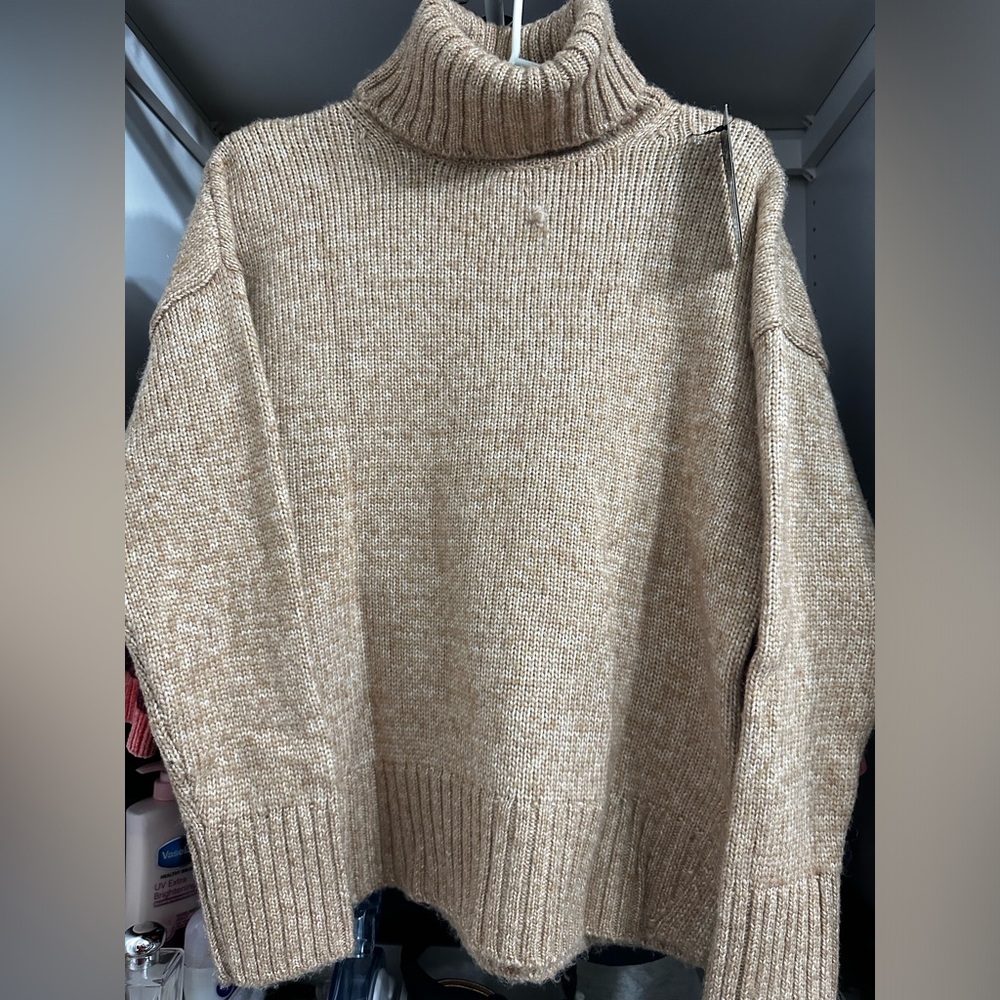Banana Republic Turtleneck Sweater color Tan size M petite